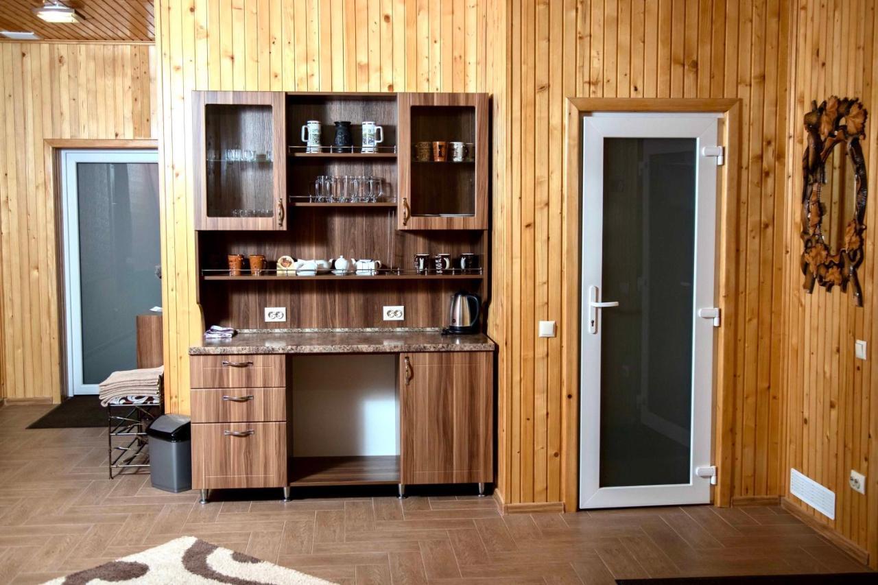 Lomacineţi Вілія酒店 外观 照片